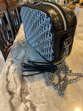 Load image into Gallery viewer, Crossbody bag with chain strap
